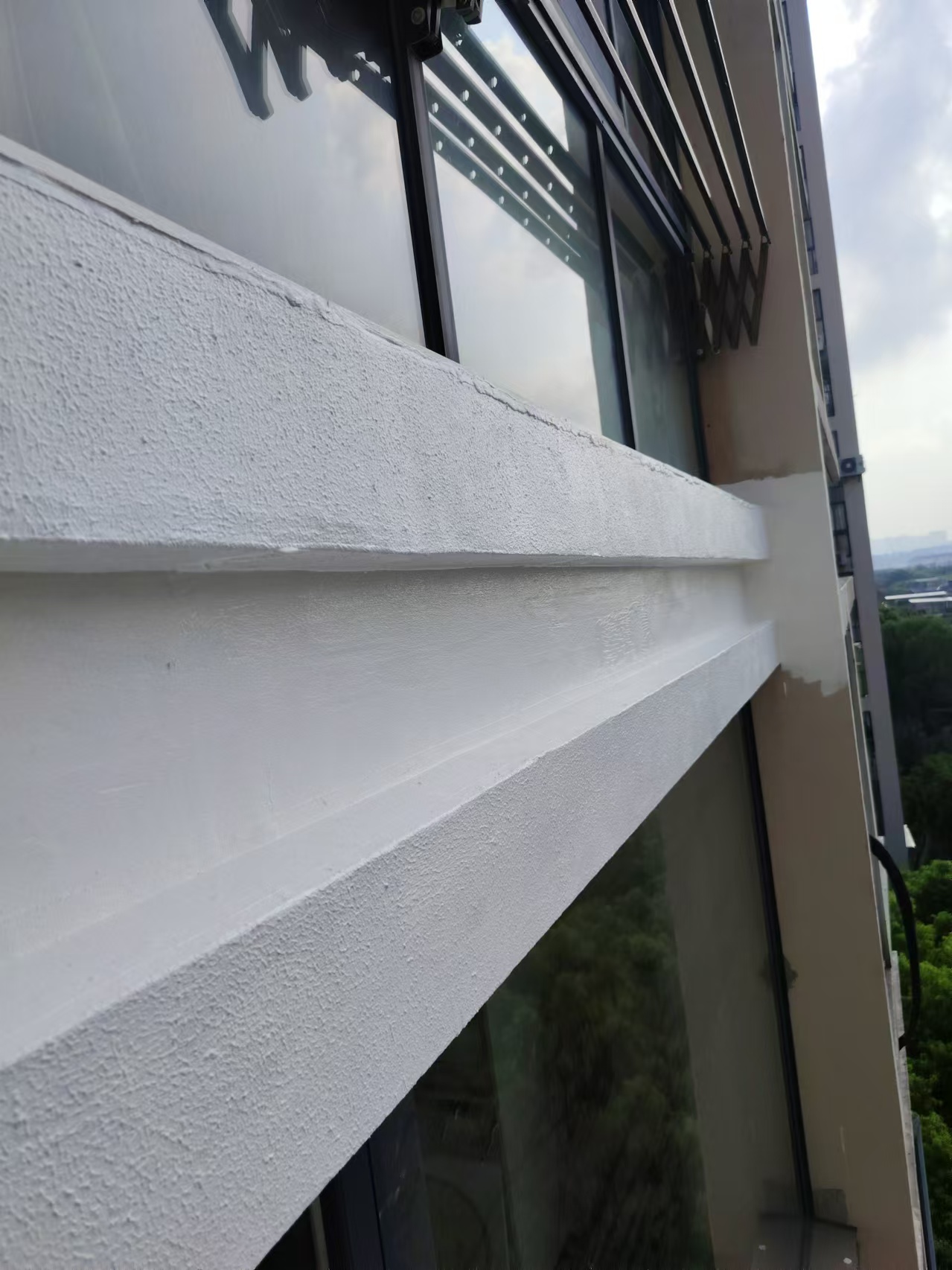 Ϻ֩˸߿յKˢˮͿ