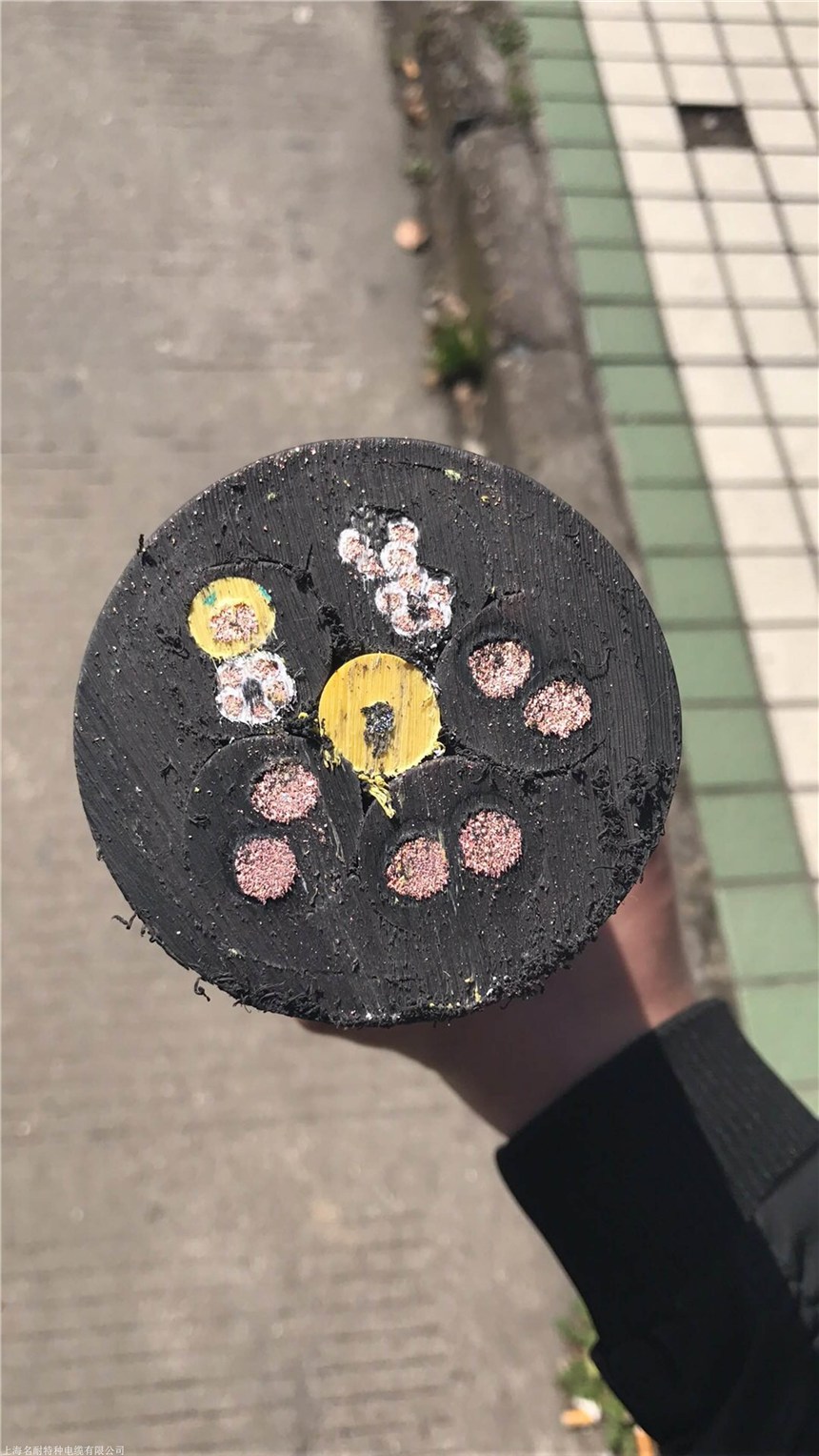՘|