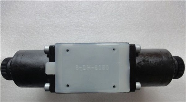 AM8-1352-00/8M8-32